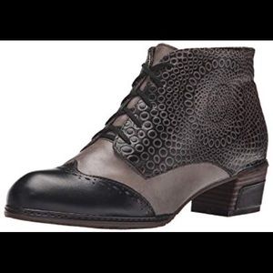 L'Artiste by Spring Step "Granola" Wingtip Booties